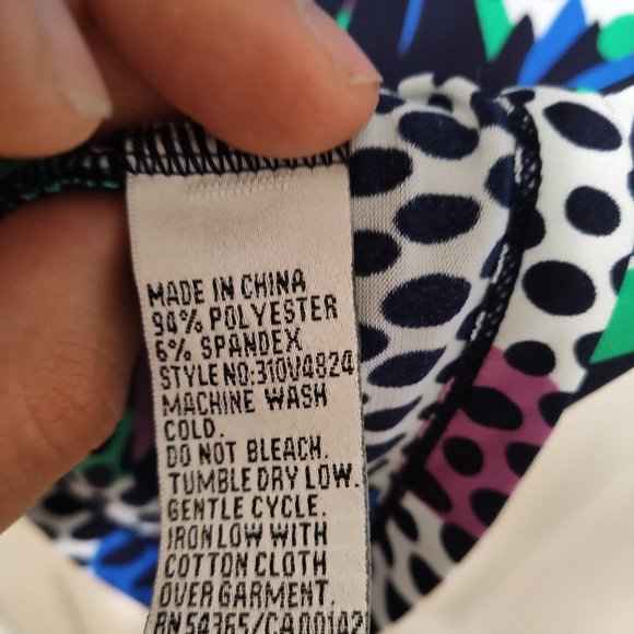 Nygard Collection. V-neck front top - Picture 6 of 7